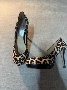 MICHAEL Michael Kors Leopard Print Calf Hair Platform Stiletto Heels Pumps Size